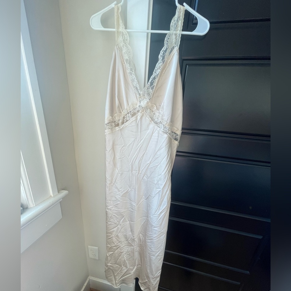 Abercrombie & Fitch White Satin midi dress